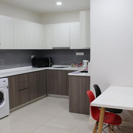 Suasana Suites D'homestay JB Town Johor Bahru Exterior foto